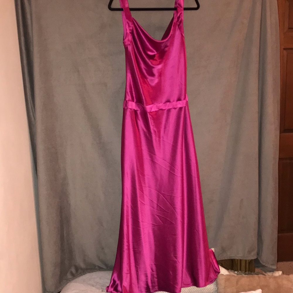 ⭐️NWT ABS fuchsia gown (8)